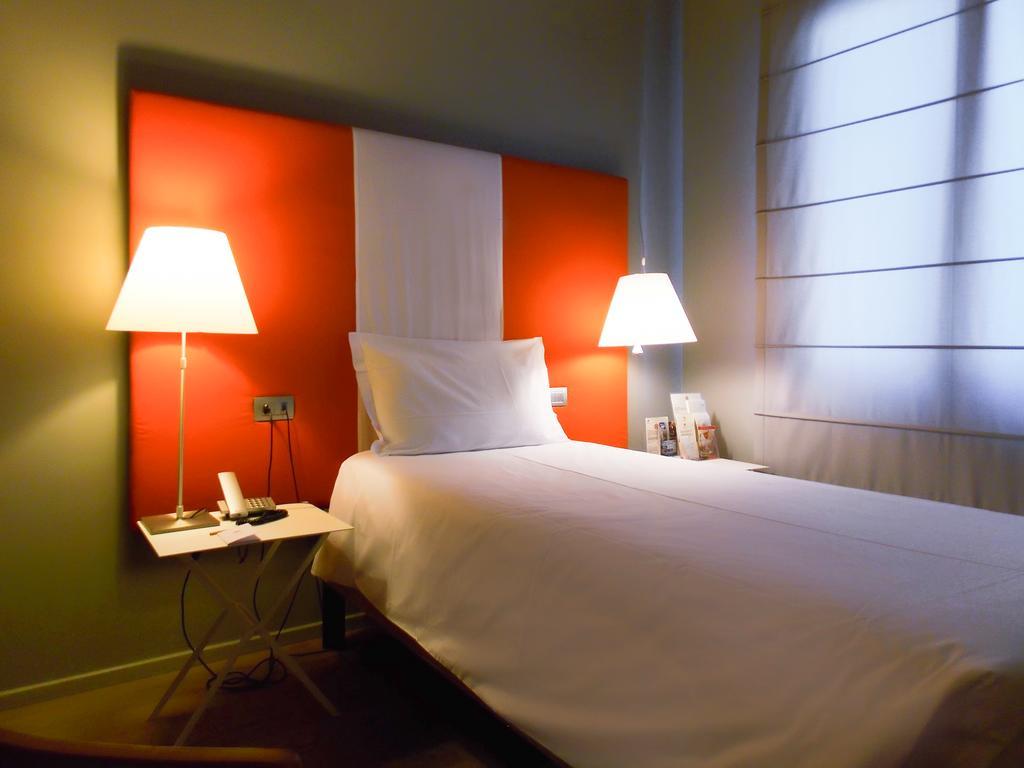Standard Single Room,1657858623:JPEG